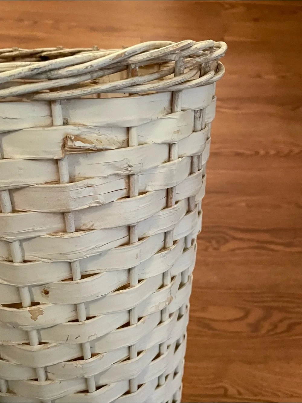 Vintage Metal Lined Flower/Plant Basket Farmhouse Cottage Rustic White 14”x8”